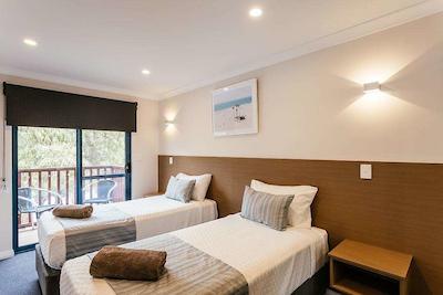 دلفین لج آلبانی