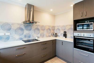 دلفین لج آلبانی