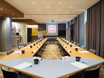 هتل ایبیز لین پارت-دیو لز هالز