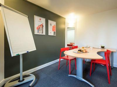 هتل ایبیز لین پارت-دیو لز هالز