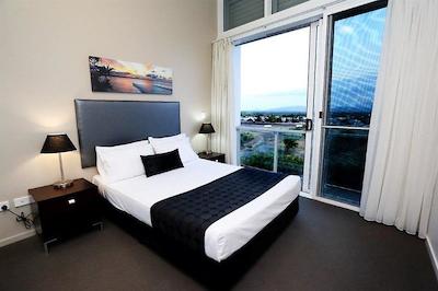 سنترال هلبرن اپارتمنتز بای ویوو