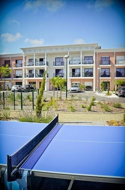 ادنیز لا باول