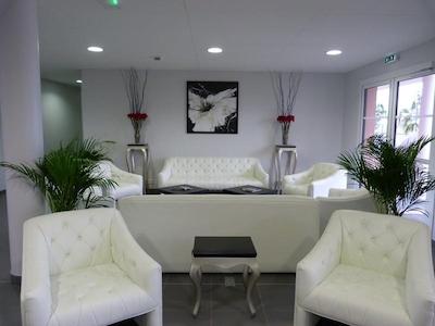 ادنیز لا باول