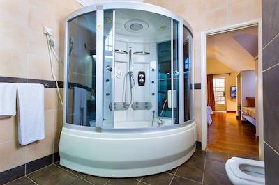 لوکنیا جتاو