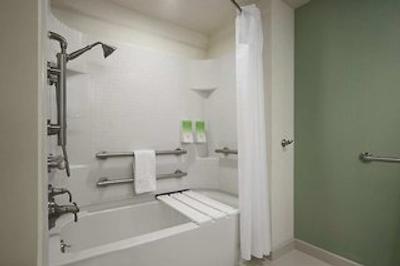 هم2 سویتز بای هیلتون فیلادلفیا-کنونشن سنتر