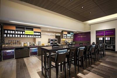 هم2 سویتز بای هیلتون فیلادلفیا-کنونشن سنتر