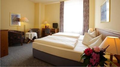 هتل چمنیتزر هف