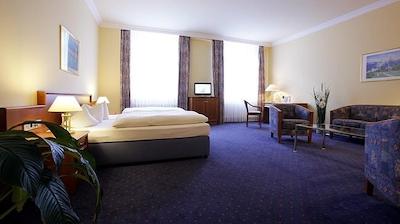 هتل چمنیتزر هف