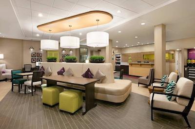 هم2 سویتز بای هیلتون ناشویل-آیرپرت