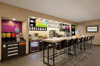 هم2 سویتز بای هیلتون ناشویل-آیرپرت