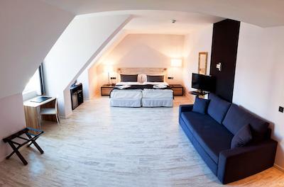 کاتالنیا برلین میت