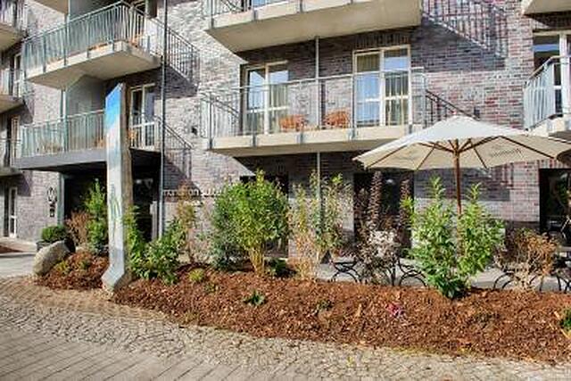 مندریان سویتز برلین چکپوینت چارلی