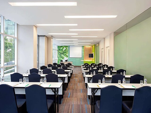 ال اسیسُنز جاکارتا دامرین