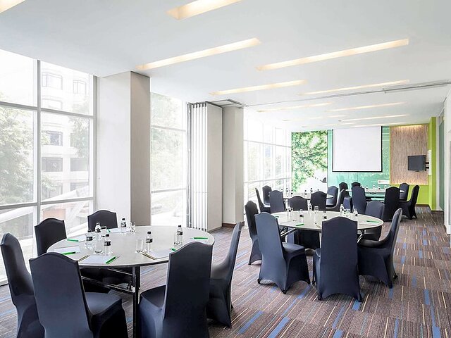 ال اسیسُنز جاکارتا دامرین