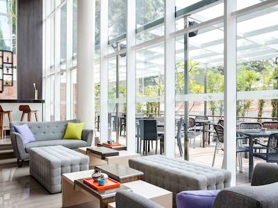 ال اسیسُنز جاکارتا دامرین