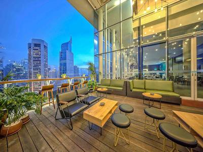 ال اسیسُنز جاکارتا دامرین