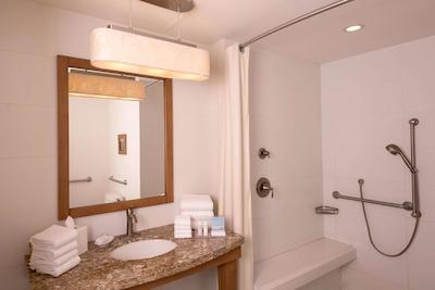 هامپتون این بای هیلتون گوادالاجارا/اکسپو