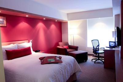 هامپتون این بای هیلتون گوادالاجارا/اکسپو