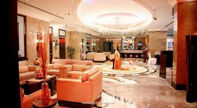 گرند میدوست بر دبی