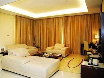 گرند میدوست بر دبی