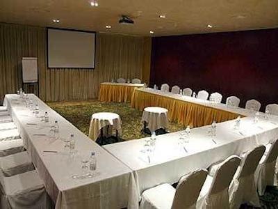 گرند میدوست بر دبی