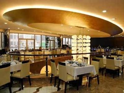 گرند میدوست بر دبی