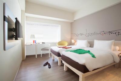 ایبیز استیلز جاکارتا گاجاه مادا