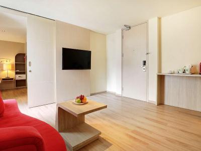 ایبیز استیلز جاکارتا گاجاه مادا