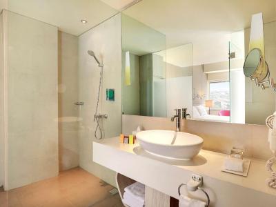 ایبیز استیلز جاکارتا گاجاه مادا