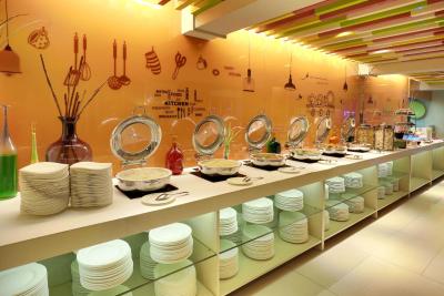 ایبیز استیلز جاکارتا گاجاه مادا