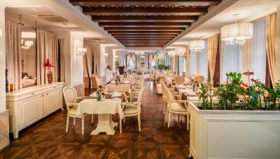 د اآفیشیال استیت هرمیتاژ هتل