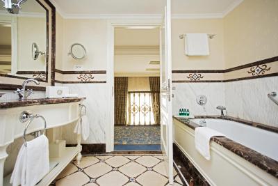 د اآفیشیال استیت هرمیتاژ هتل