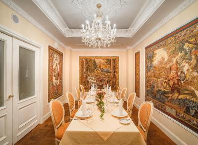 د اآفیشیال استیت هرمیتاژ هتل