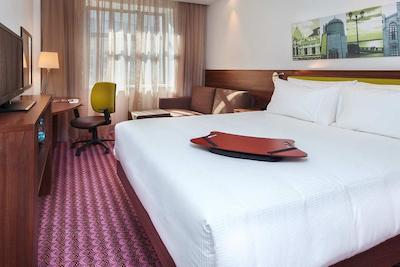 هامپتون بای هیلتون سامارا