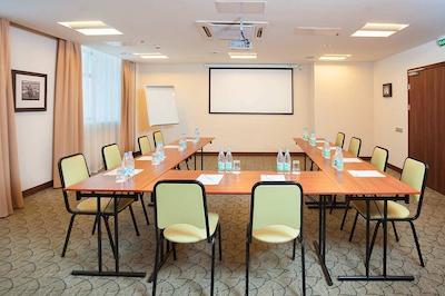 هامپتون بای هیلتون سامارا