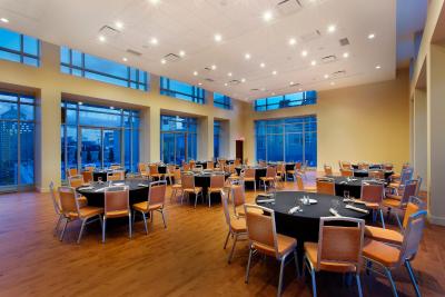 کورتیارد منتریل دونتون