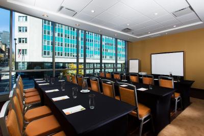 کورتیارد منتریل دونتون