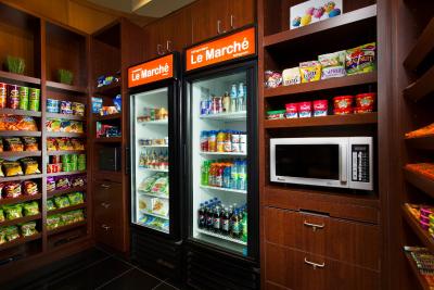 کورتیارد منتریل دونتون