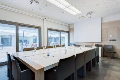 کمپلوز گوست بننیا