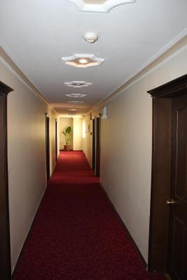نازار