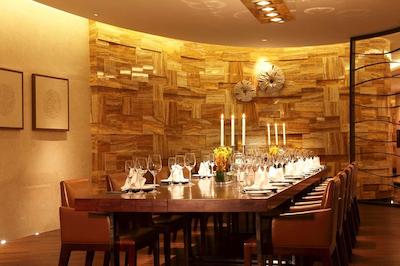 دوبلتری بای هیلتون هانگزهو ایست