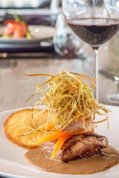 اُ منت لوکسوری بوتیک هتل