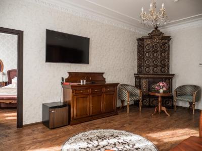 نوسکی برگ 122