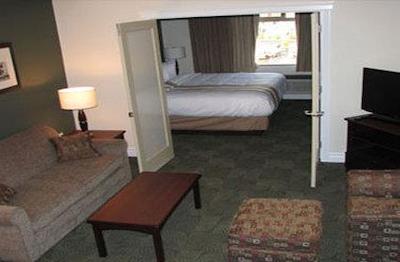 چاتیو نوا یلوید