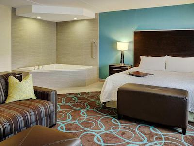 هامپتون این بای هیلتون وینیپگ آیرپرت