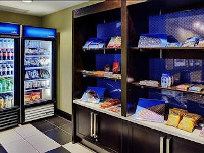 هامپتون این بای هیلتون وینیپگ آیرپرت