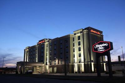 هامپتون این بای هیلتون وینیپگ آیرپرت