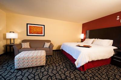 هامپتون بای هیلتون چیلیواک بک