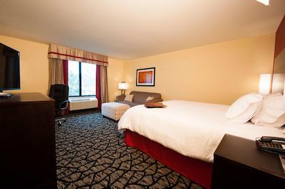 هامپتون بای هیلتون چیلیواک بک