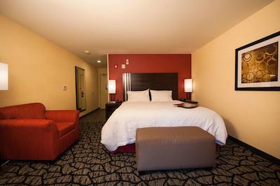 هامپتون بای هیلتون چیلیواک بک